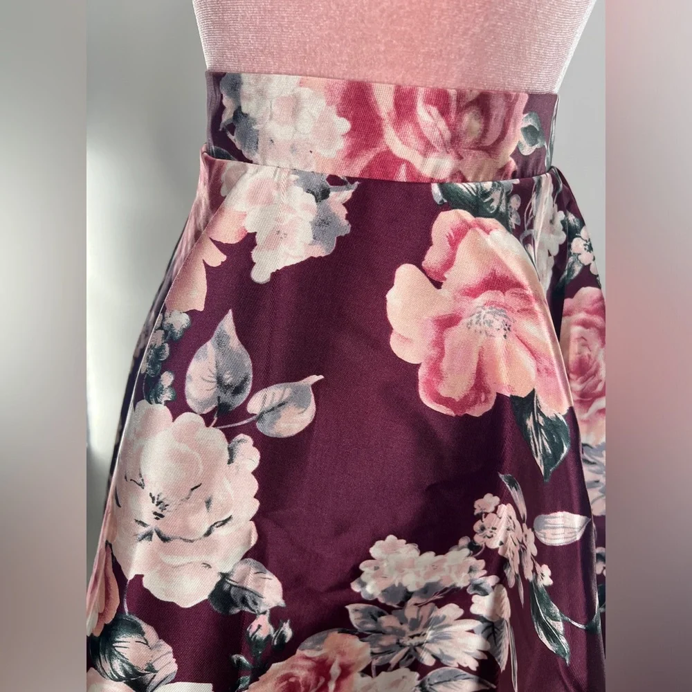 EUC City Triangles Floral Print Mini Skirt